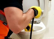 Những cách thông bồn cầu hiệu quả triệt để